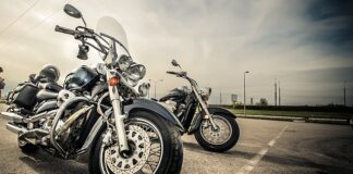 Czy motor enduro można jeździć po ulicy?