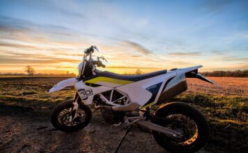 Do czego jest supermoto?