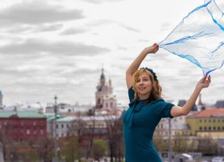 Czy warto nosić dziecko w chuście?