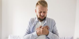 Jakie są objawy skazy białkowej?