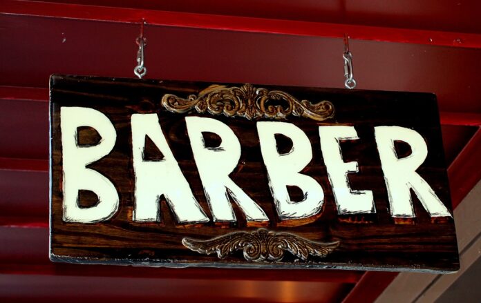 Fotel barberski: Ergonomia i design w służbie komfortu klienta